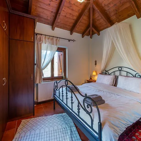 Chalet Livadi Cozy *